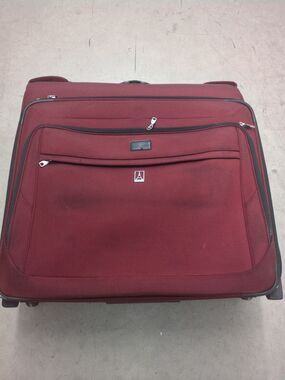 Platinum® Elite Rolling Garment Bag